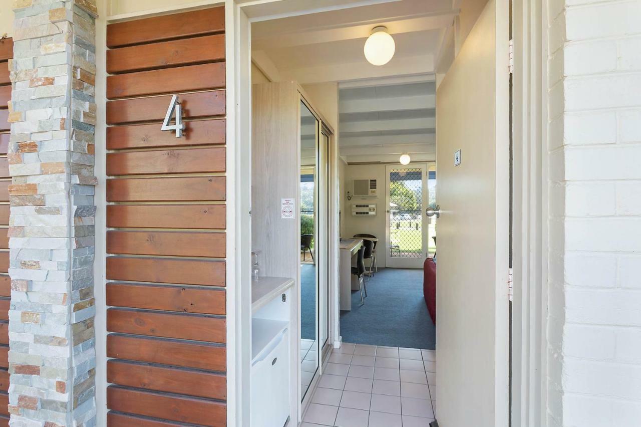 Black Dolphin Motel & Apartments Merimbula Exterior photo